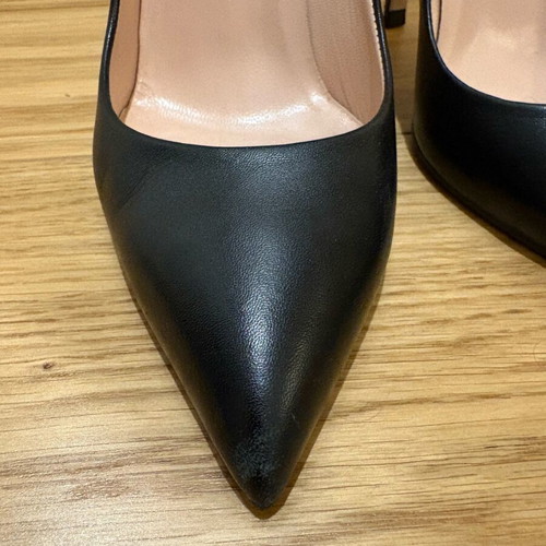 Murtzi black leather pumps like new size 36