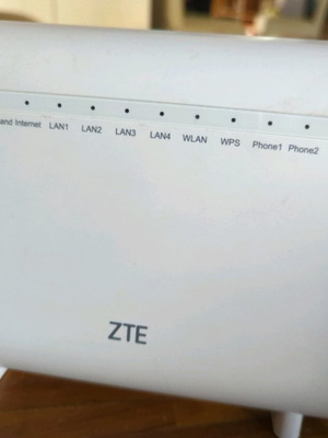 Router ZTE μεταχειρισμένο σε άψογη κατάσταση