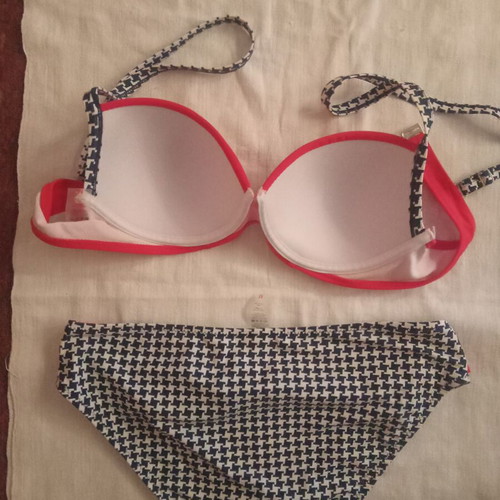 Swimsuit like new, size M, red