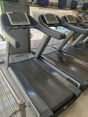 Technogym Run Excite 700 LED treadmill used, professional fitness