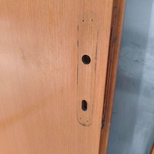 Left interior door used 209x89 with frame and hinges