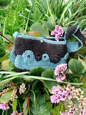 Knitted crossbody bag new, handmade with clasp and lining