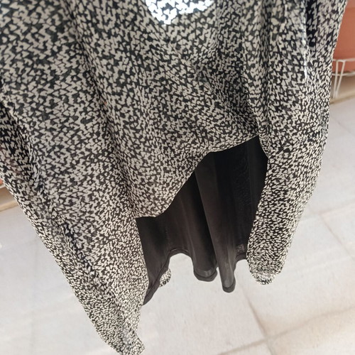 Dress with straps like new, one size black and white