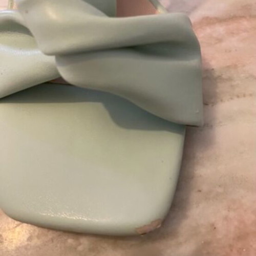 Mia pistachio sandal like new with knot and gold heel size 38