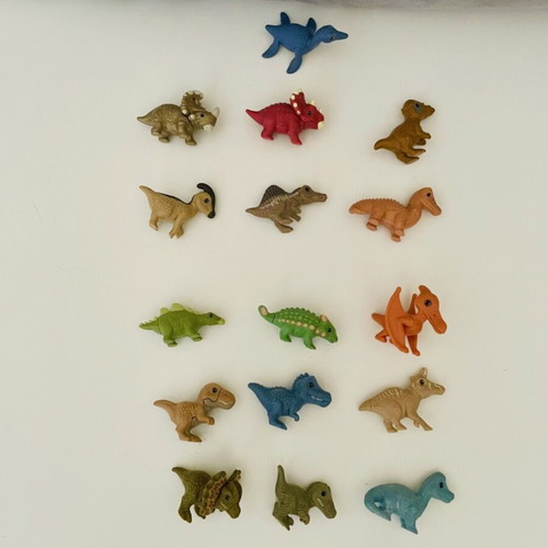 Kinder Natoons Dinosaurs figures, pack of 16