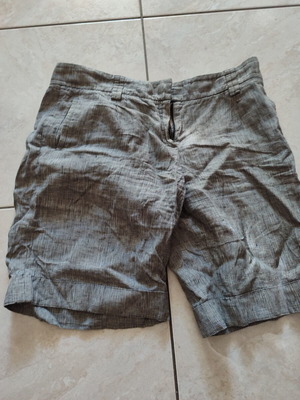 Massimo Dutti striped bermuda shorts size 42 like new, black and white