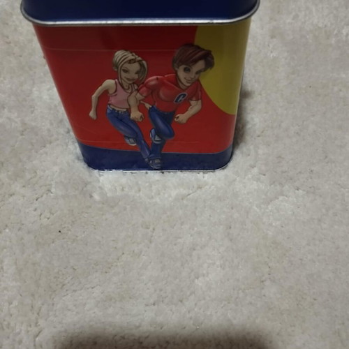 Caotoni tin money box like new, yellow with blue details