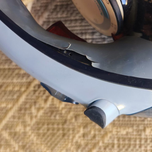 Philips Azur Performer Plus steam iron used with handle wear