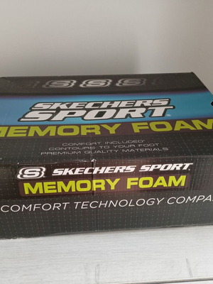 Παπούτσια Skechers αθλητικά σαν καινούργια, μέγεθος 47,5, memory foam