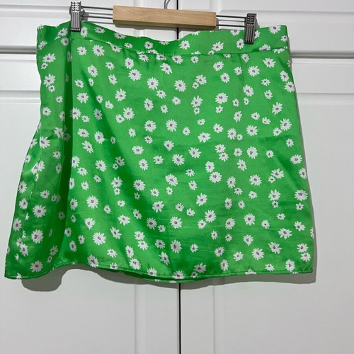 Bershka green electric mini skirt like new with flowers