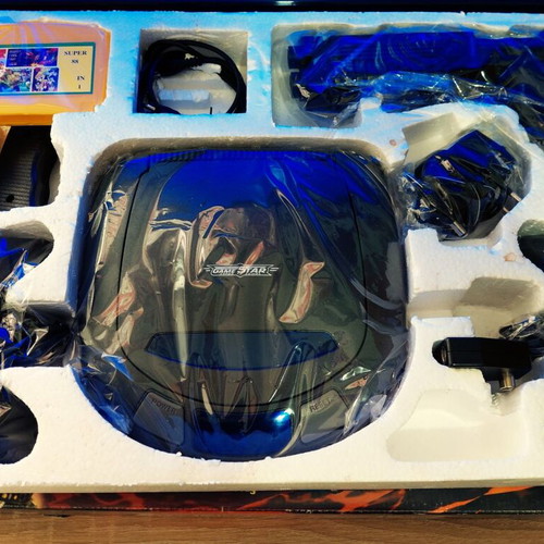 Retro 32-bit game console like new with accessories