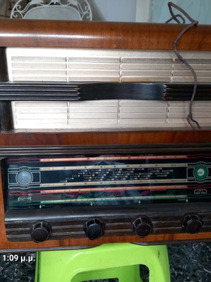 Radio used for repair or spare parts