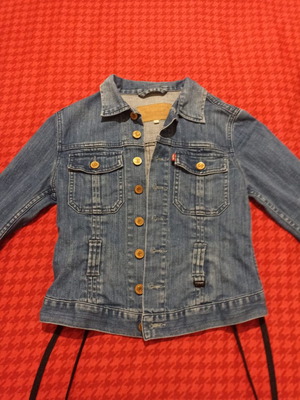 Denim τζάκετ Levi’s μεταχειρισμένο με κορδόνια, μέγεθος Small