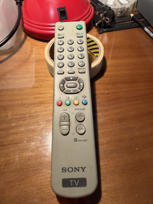 Sony RM887 remote control used, missing back cover