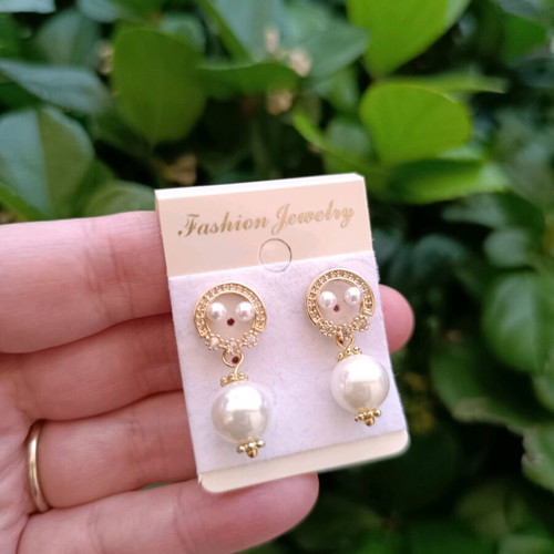 Handmade 18K gold-plated stud earrings with pearls and zircon