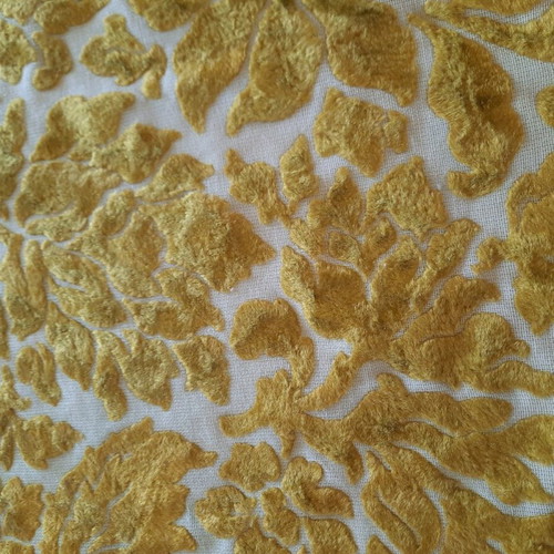 Luxury Round Decorative Tablecloth with Velvet Design & Fringes (diameter 185)