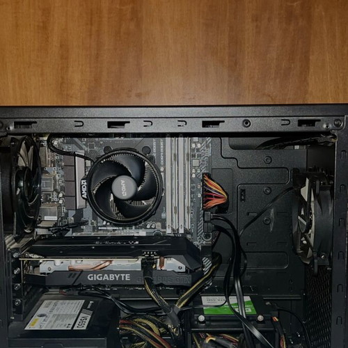 Gaming PC Ryzen 5 2600X GTX 1660 Super, like new