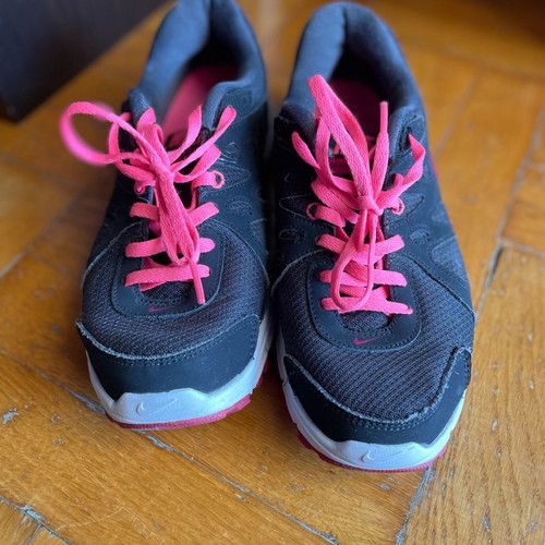 Nike Revolution 2 athletic shoes used, size 37.5