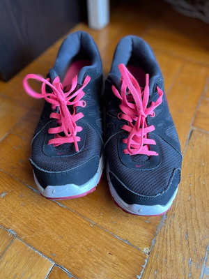 Nike Revolution 2 athletic shoes used, size 37.5
