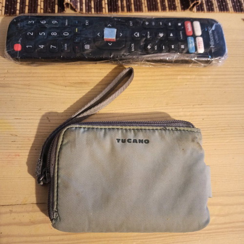 Fabric camera case like new, gray with zipper and handle