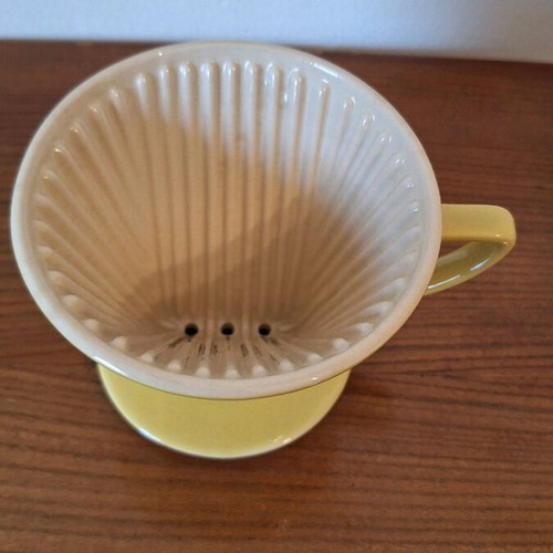 Vintage Melitta 102 coffee filter holder like new