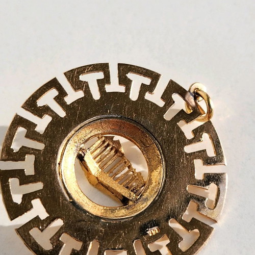 Gold pendant 14 carat used with embossed Acropolis