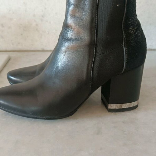 Kanna ankle boots new with silver detail, leather and fur