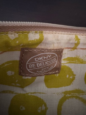 Νεσεσέρ DKNY καινούργιο, μπεζ
