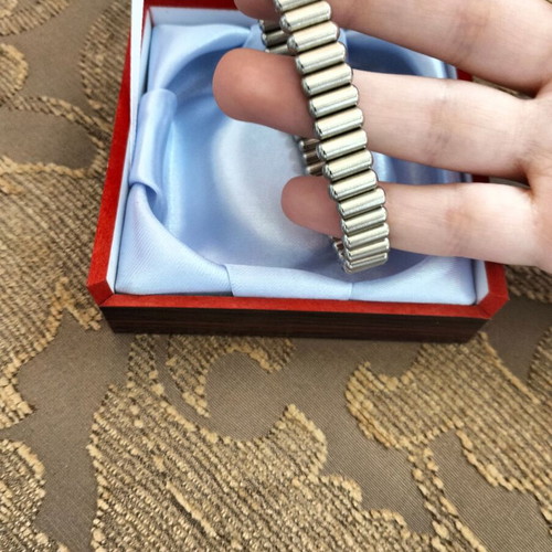Magnetic bracelet new, silver, 20 centimeters