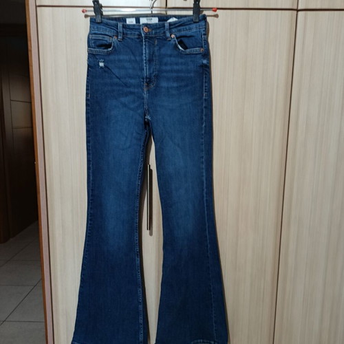 Bershka High-Waisted Flared Jeans Like New, Size S, Blue