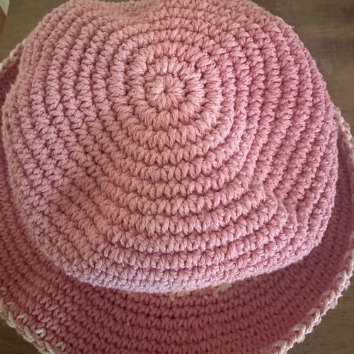 Knit beach hat new, white and pink, size M