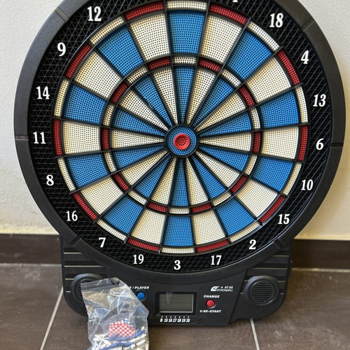 Electronic dartboard with darts