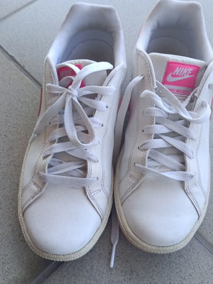 Nike Court Majestic sneaker για κορίτσια σαν καινούργιο, άσπρο ροζ