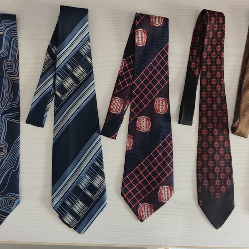 Vintage men's ties set of 4, new, assorted designs