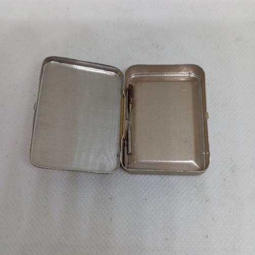 Vintage metal box with Meritone Swiss phonograph needles used