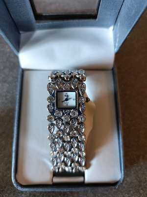 Women's classic silver bracelet watch like new