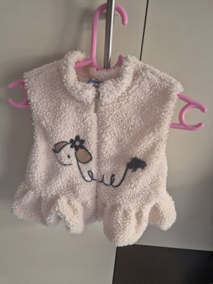 Sleeveless vest 9-12 months like new, spring autumn