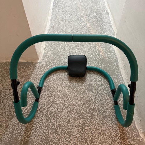 Abdominal Trainer like new with ergonomic design