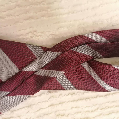 Collection Fabergé Silk Woven Tie like new, burgundy with silver grey stripes