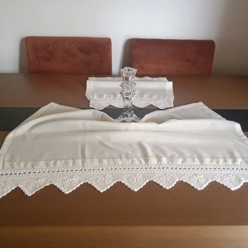 Beige doilies with handmade knitted lace, set of 3, like new