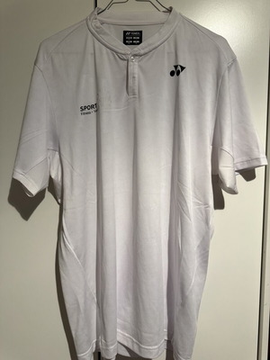 Yonex t shirt white XL used