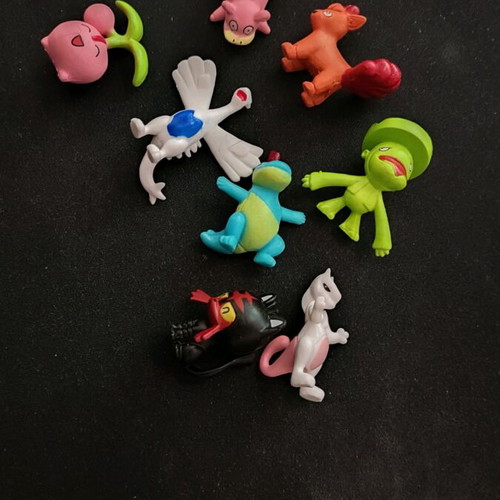 Pokemon mini figures 8 pieces like new