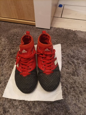 Adidas football shoes used, size 33, black