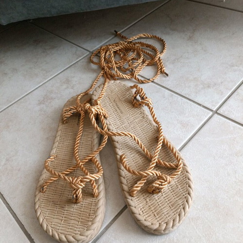 Spartan-style sandals with laces like new, beige and gold