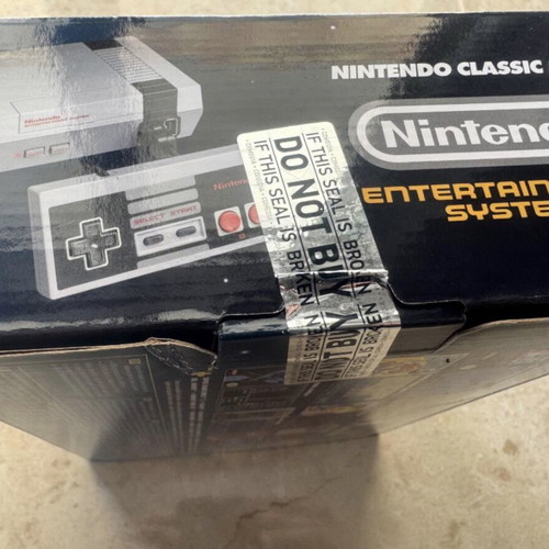 Nintendo NES Mini new, sealed