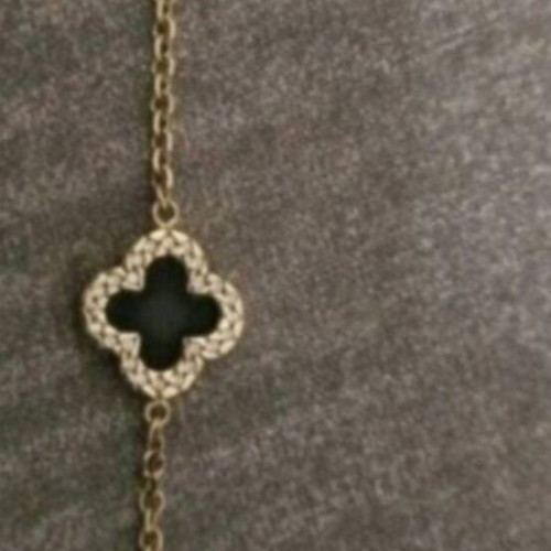 Al Oro Van Cleef Gold Bracelet 14k like new with stamps