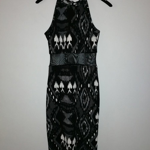 Midi fitted dress with tribal patterns Medium used