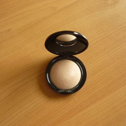 Pat McGrath Labs Skin Fetish Sublime Perfection Blurring Under Eye Powder Medium