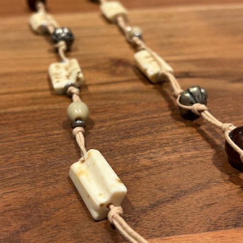 Long necklace with beads new