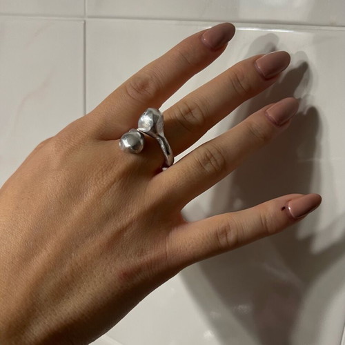Handmade ring like new, silver with beads made of recycled aluminum